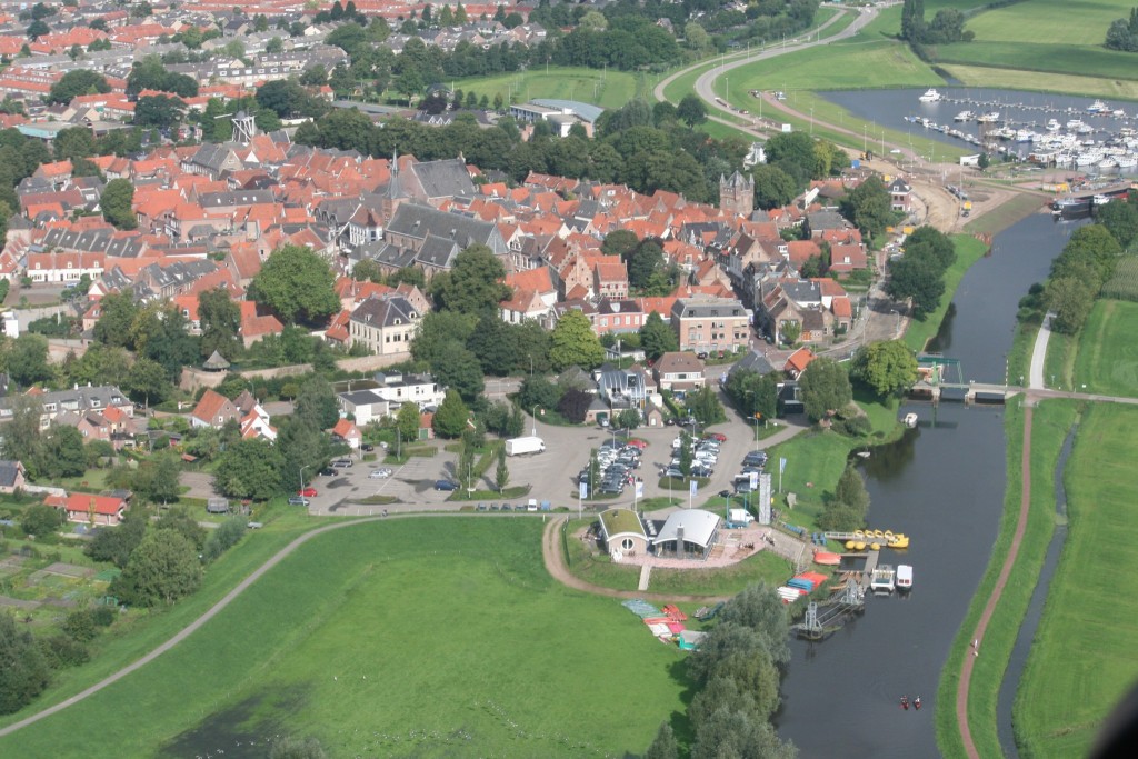 Helicoptervieuw op startplaats rondvaarten in Hattem