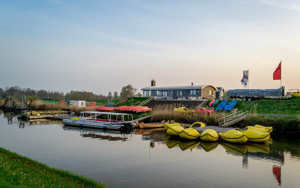 Startplaats rondvaarten en activiteiten bij het Panorama Paviljoen in Hattem